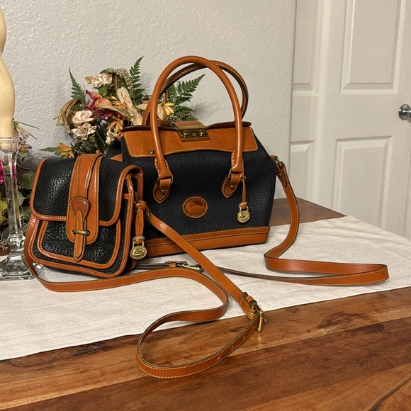 😍 Stunning Rare Vintage DB doctor bag and crossbody set 😍 - Picture 6 of 17